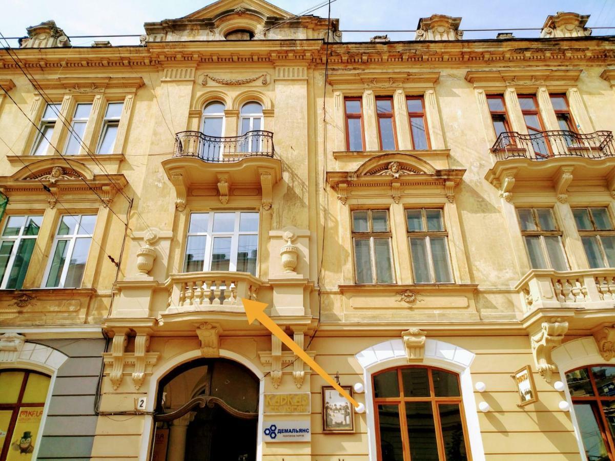 Family Apartments In Lviv Center With Balcony Bagian luar foto